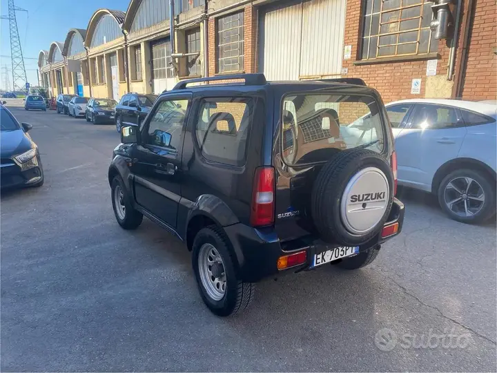 Suzuki Jimny 2011 photo 4
