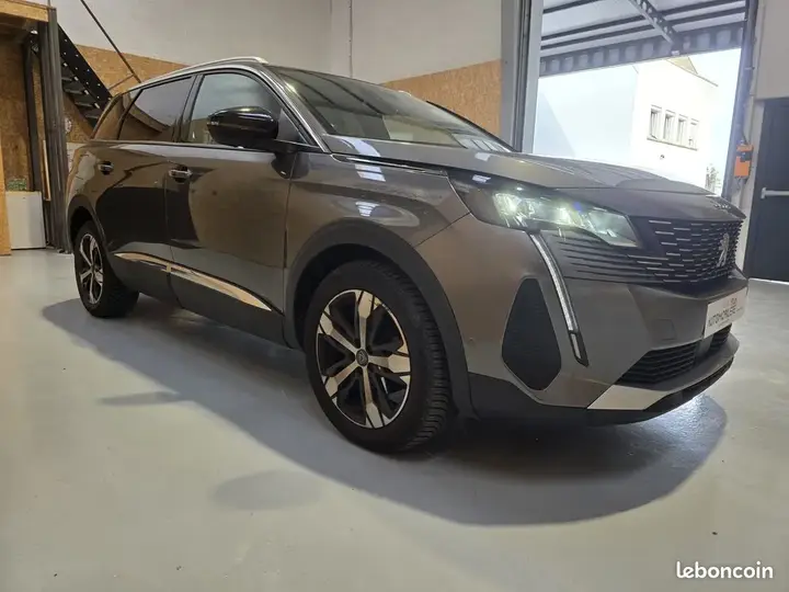 Peugeot 5008 2023 photo 3