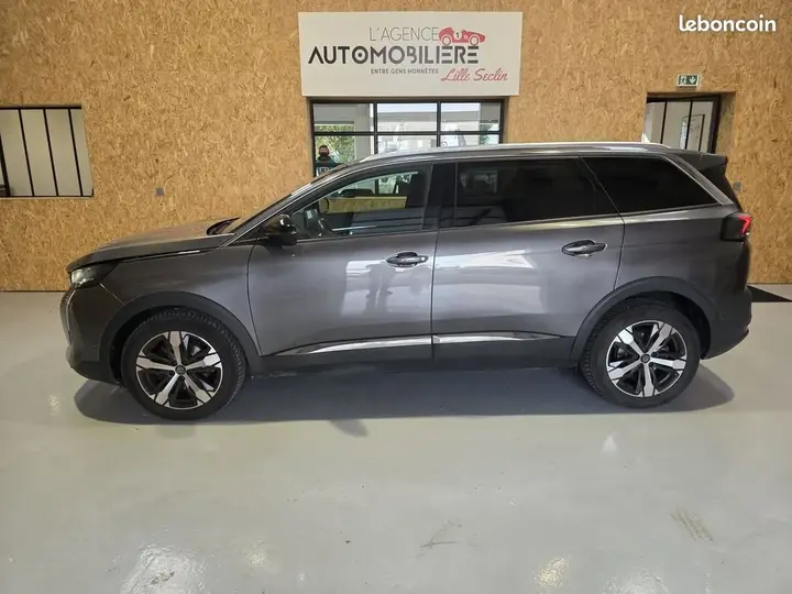 Peugeot 5008 2023 photo 4