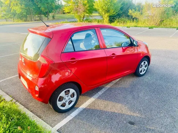 Kia Picanto 2011 photo 2