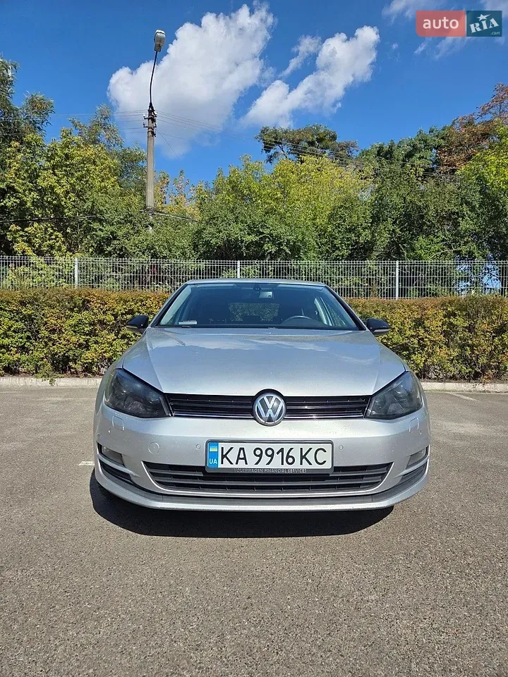 Volkswagen Golf 2013 photo 2