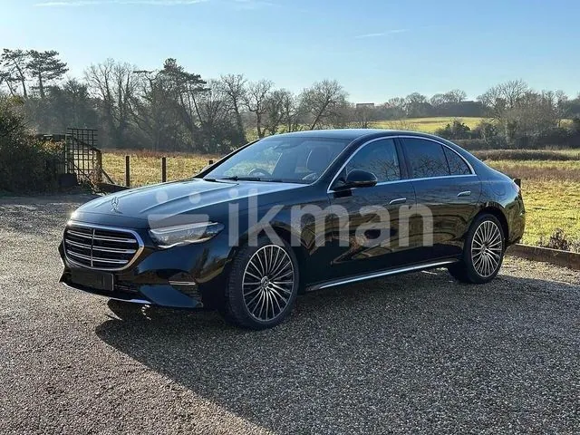 Mercedes-Benz E300 2026 photo 2