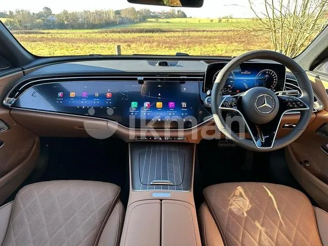 Mercedes-Benz E300 2026 photo 3