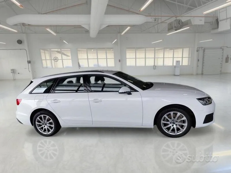 Audi A4 Avant 2022 photo 3