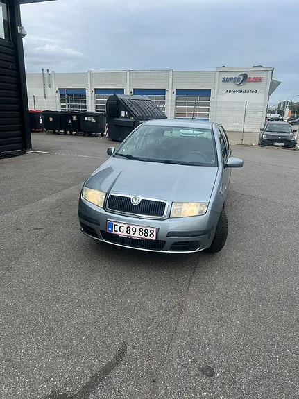 Skoda Fabia 2006 photo 2