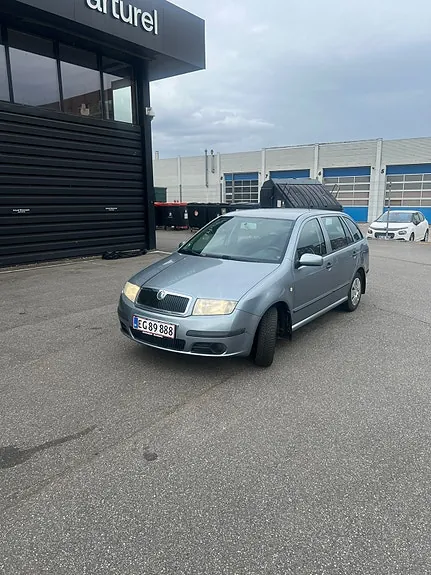 Skoda Fabia 2006 photo 3