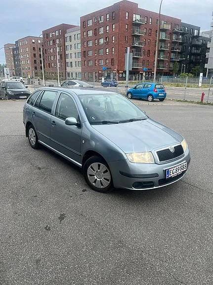Skoda Fabia 2006 photo 4