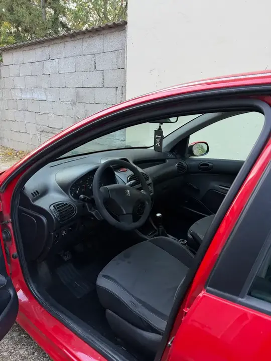 Peugeot 206 2008 photo 3