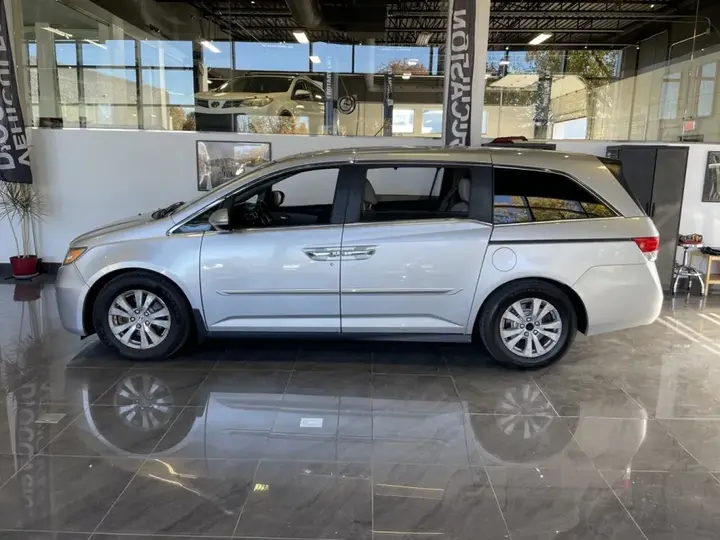 Honda Odyssey 2015 photo 4