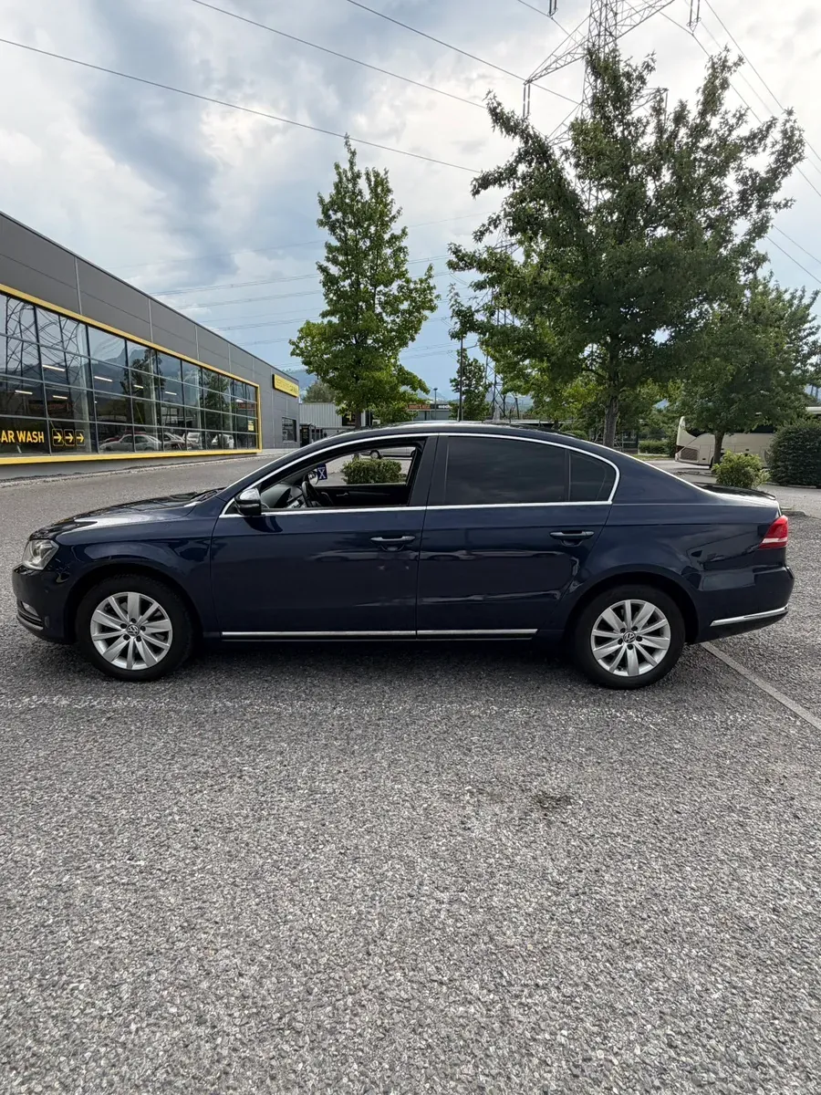 Volkswagen Passat 2011 photo 3