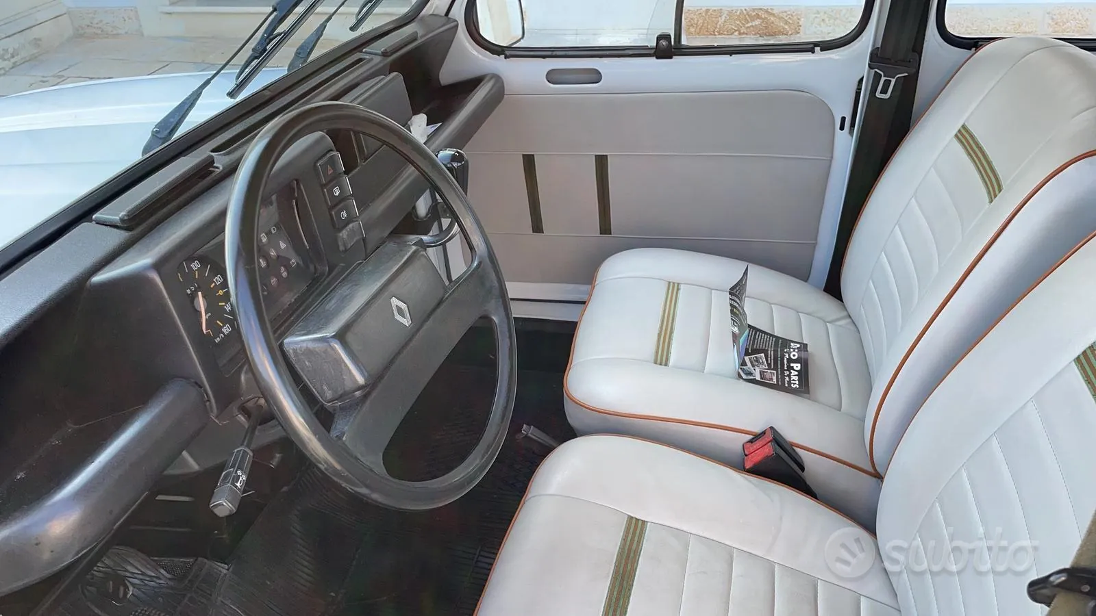 Renault 4 1993 photo 2