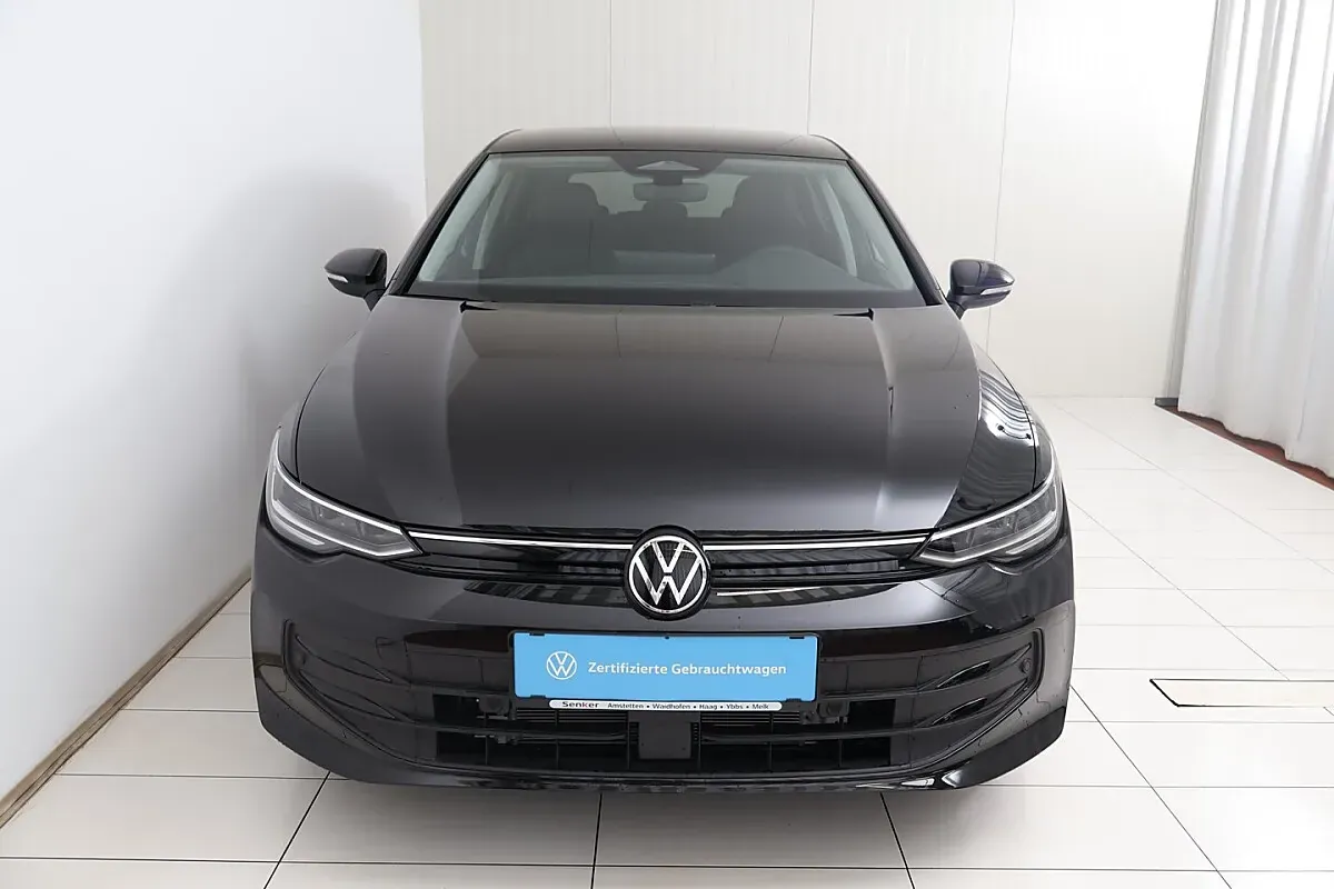 Volkswagen Golf 2026 photo 2