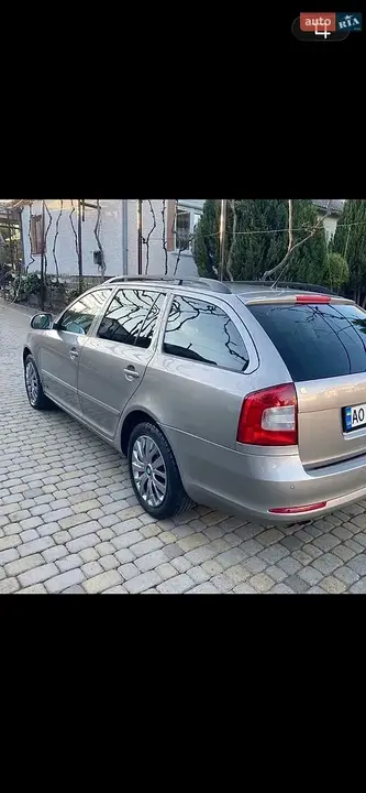 Skoda Octavia 2009 photo 4