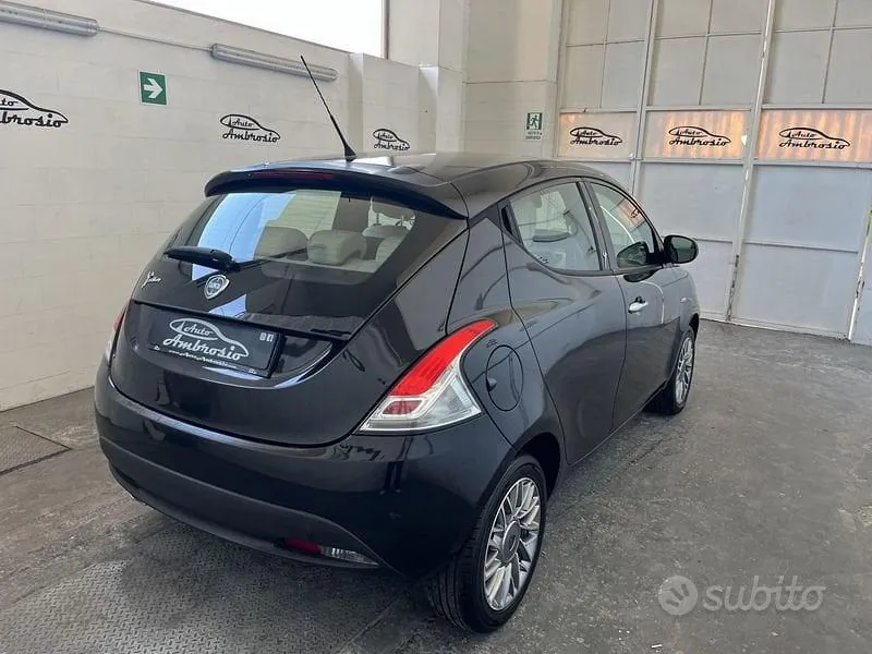 Lancia Ypsilon 2013 photo 2