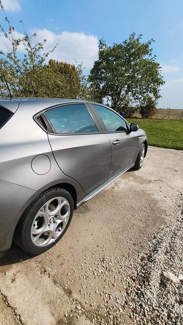 Alfa Romeo Giulietta 2016 photo 3