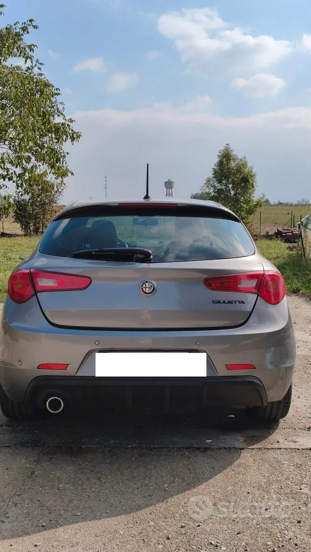 Alfa Romeo Giulietta 2016 photo 4