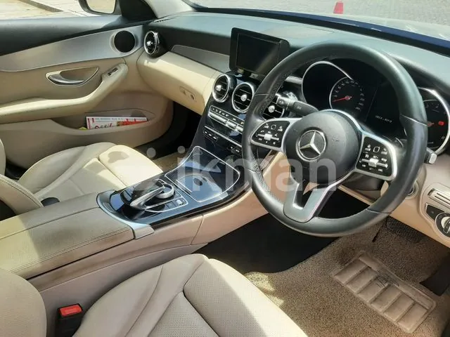 Mercedes-Benz C200 2018 photo 2