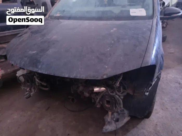 Volkswagen Touran 2011 photo 2