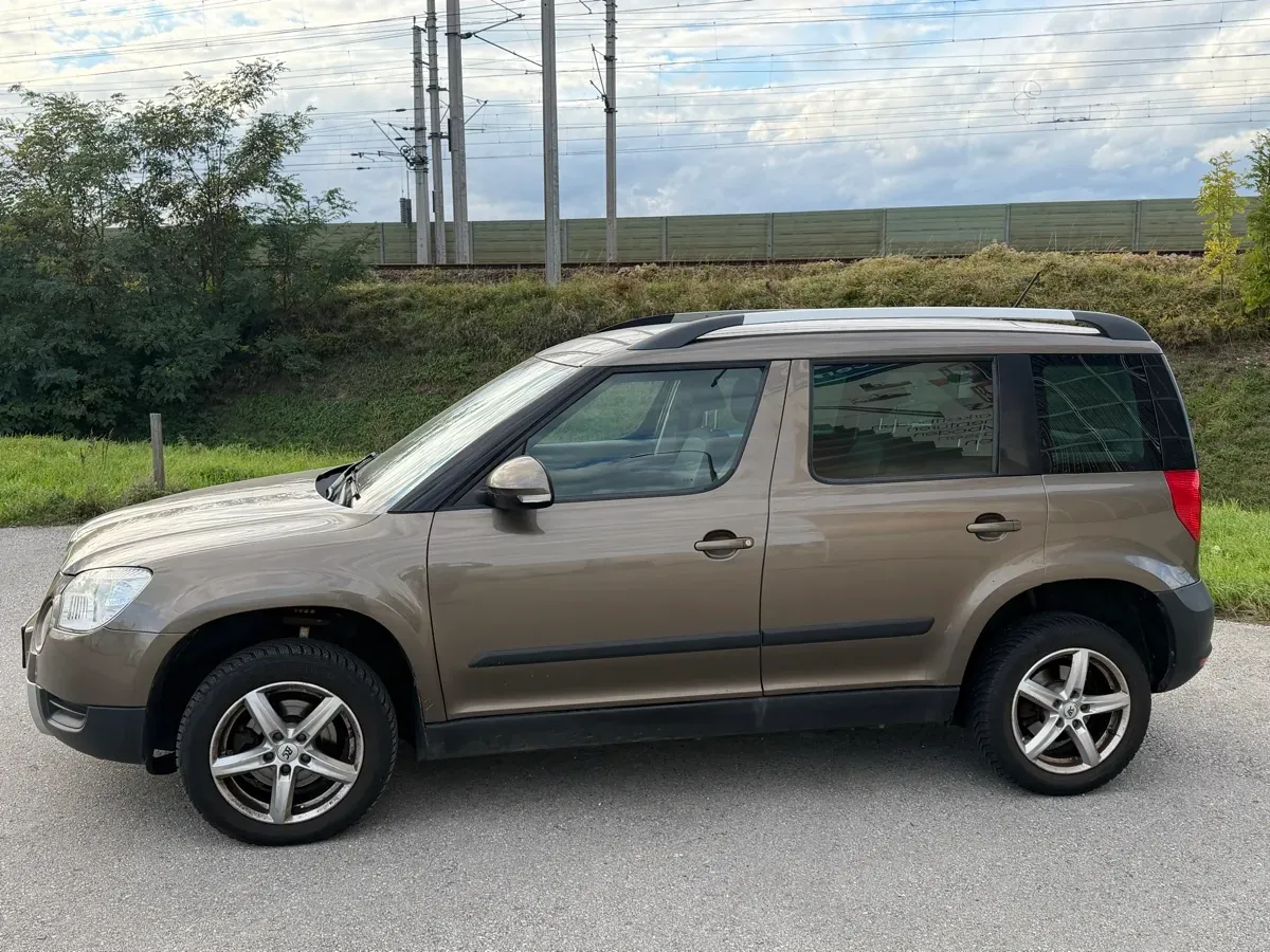 Skoda Yeti 2013 photo 2