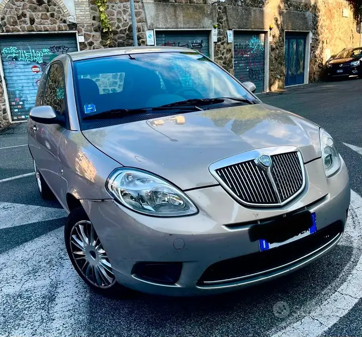 Lancia Ypsilon