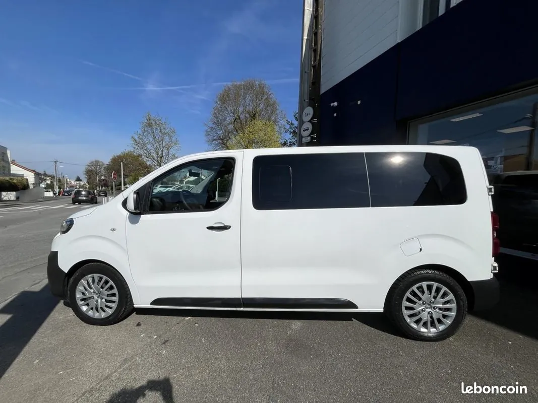 Peugeot Traveller 2016 photo 2