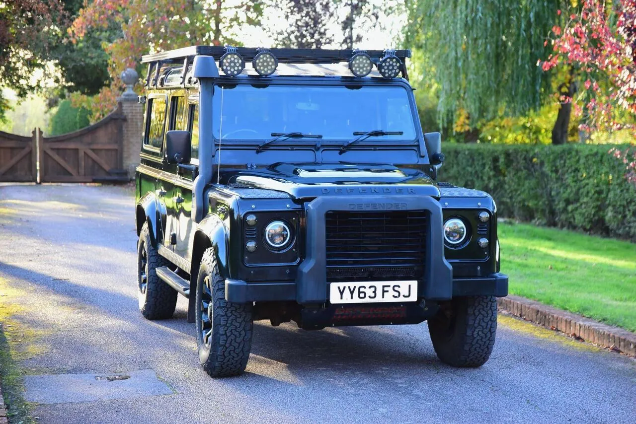 Land Rover Defender 110 2014 photo 3
