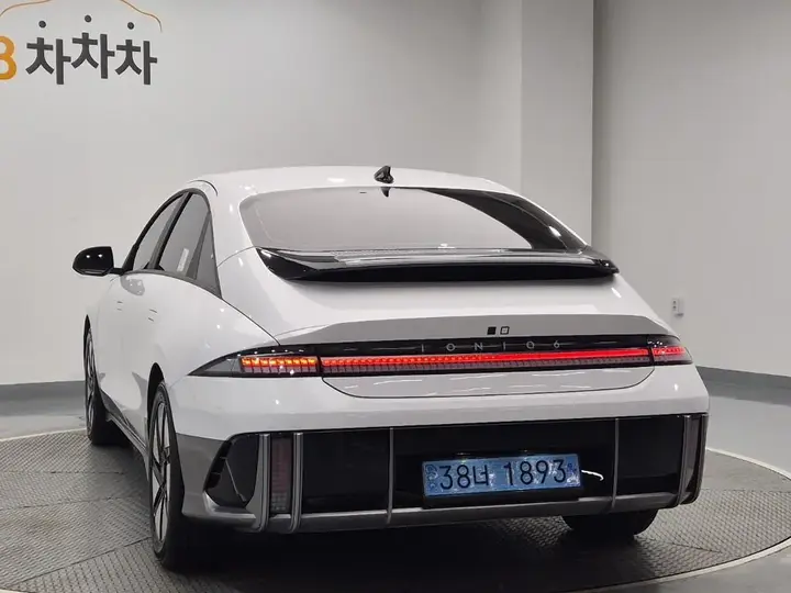 Hyundai Ioniq 6 2025 photo 2
