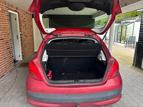 Peugeot 207 2006 photo 4