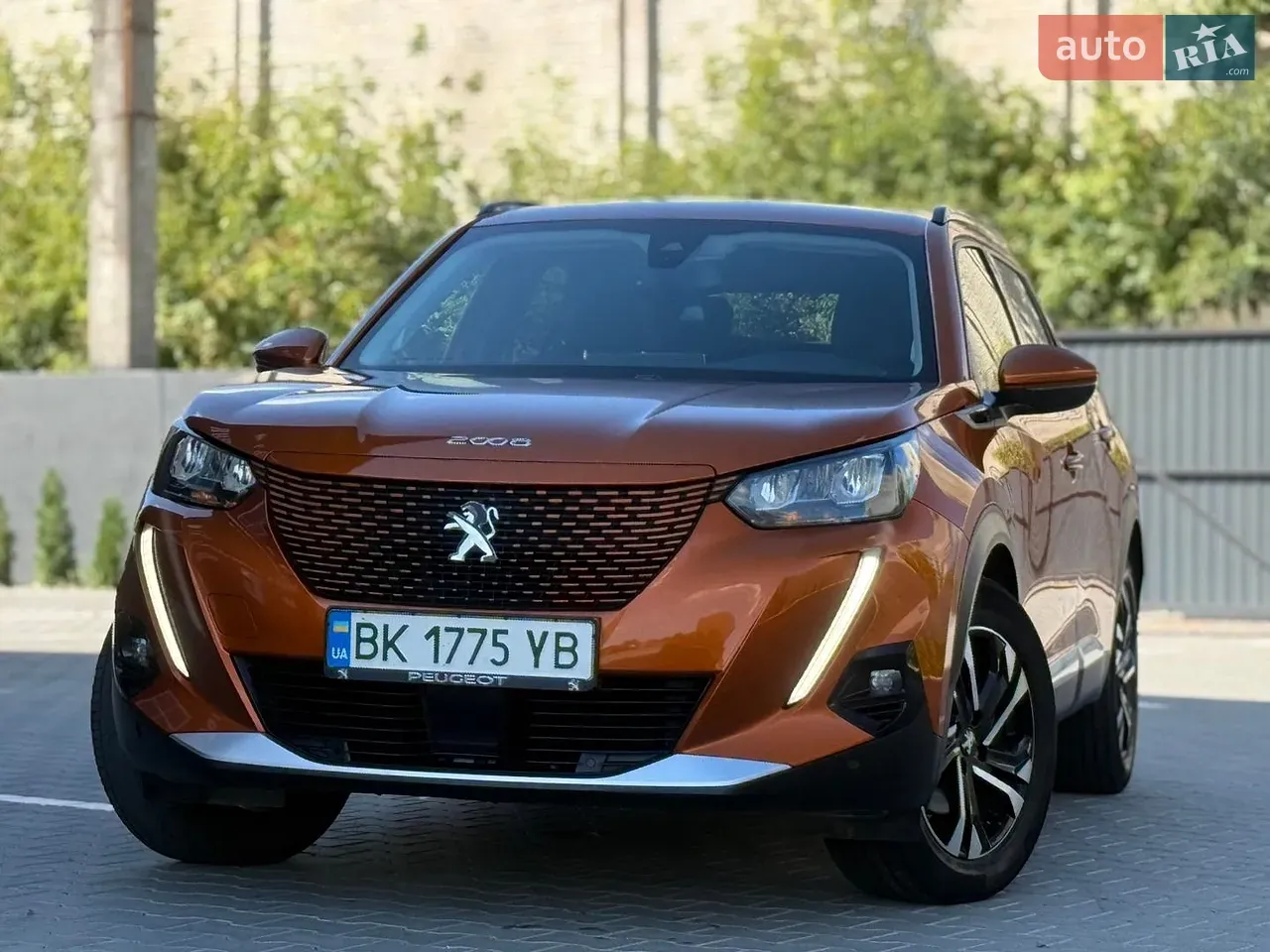 Peugeot E-2008