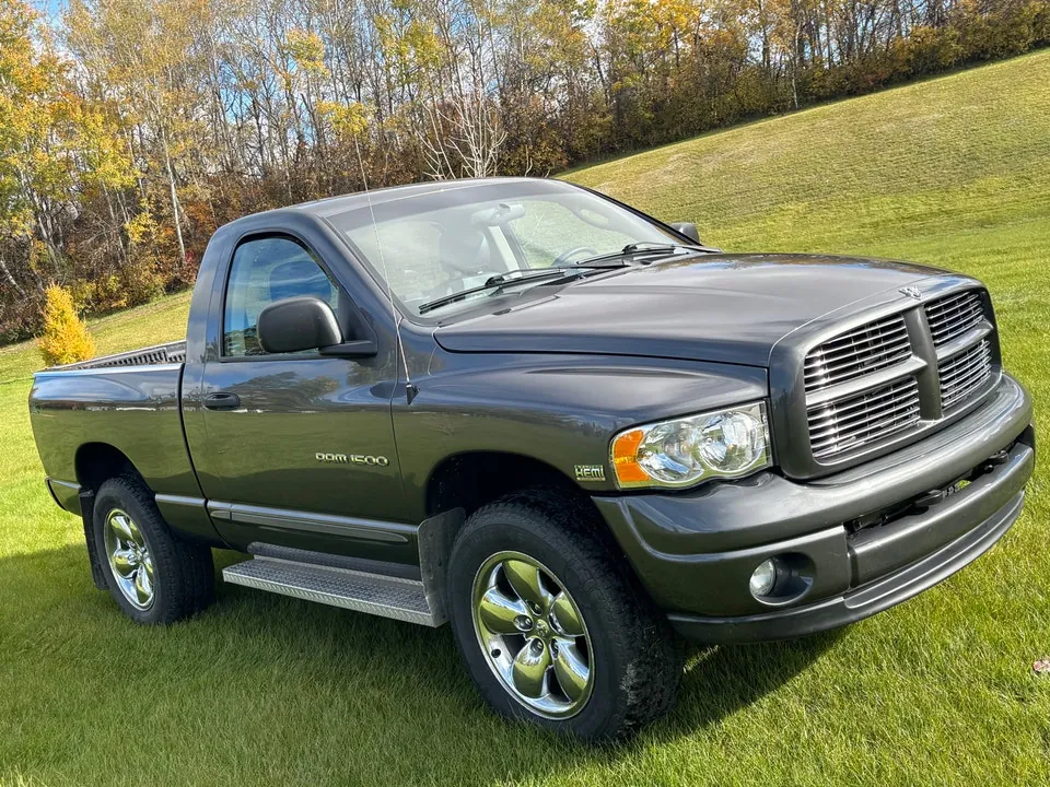 Dodge Ram 1500 2004 photo 3