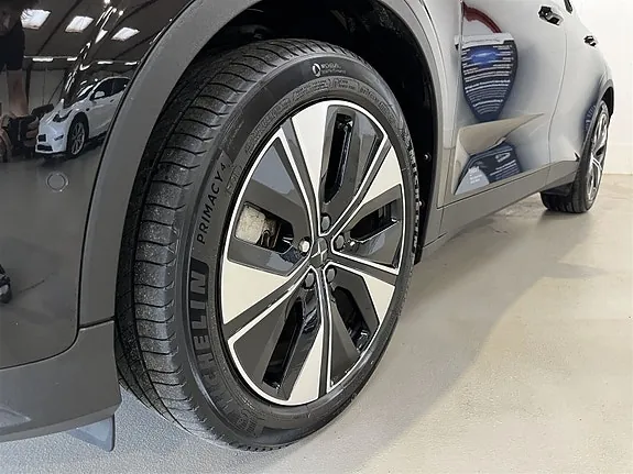 Polestar 2 2023 photo 2