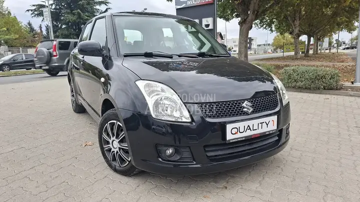 Suzuki Swift 2010 photo 2