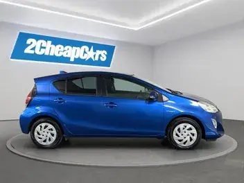 Toyota Aqua 2016 photo 5