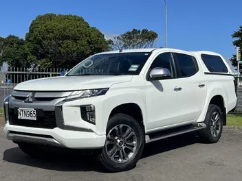 Mitsubishi Triton 2021 photo 2
