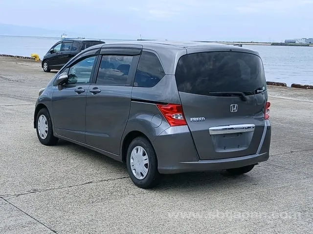 Honda Freed 2011 photo 3