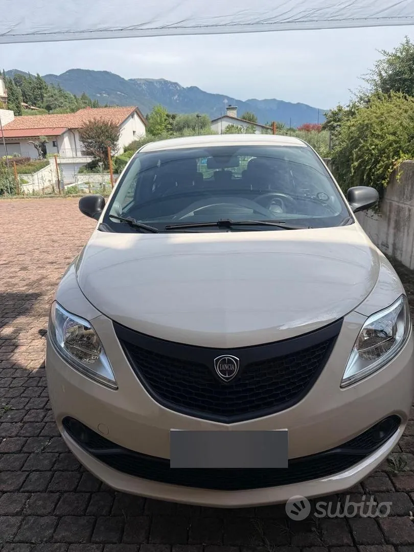 Lancia Ypsilon 2018 photo 2