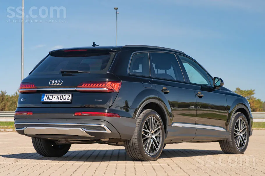 Audi Q7 2021 photo 4