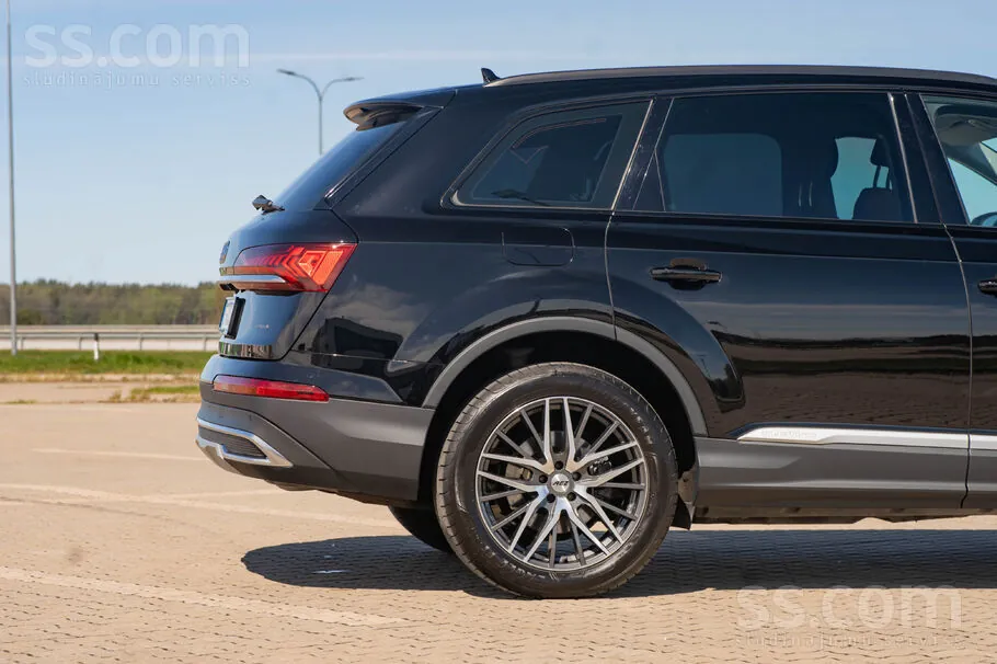 Audi Q7 2021 photo 3