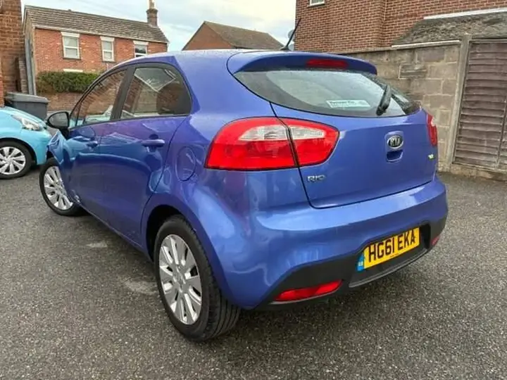 Kia Rio 2011 photo 4