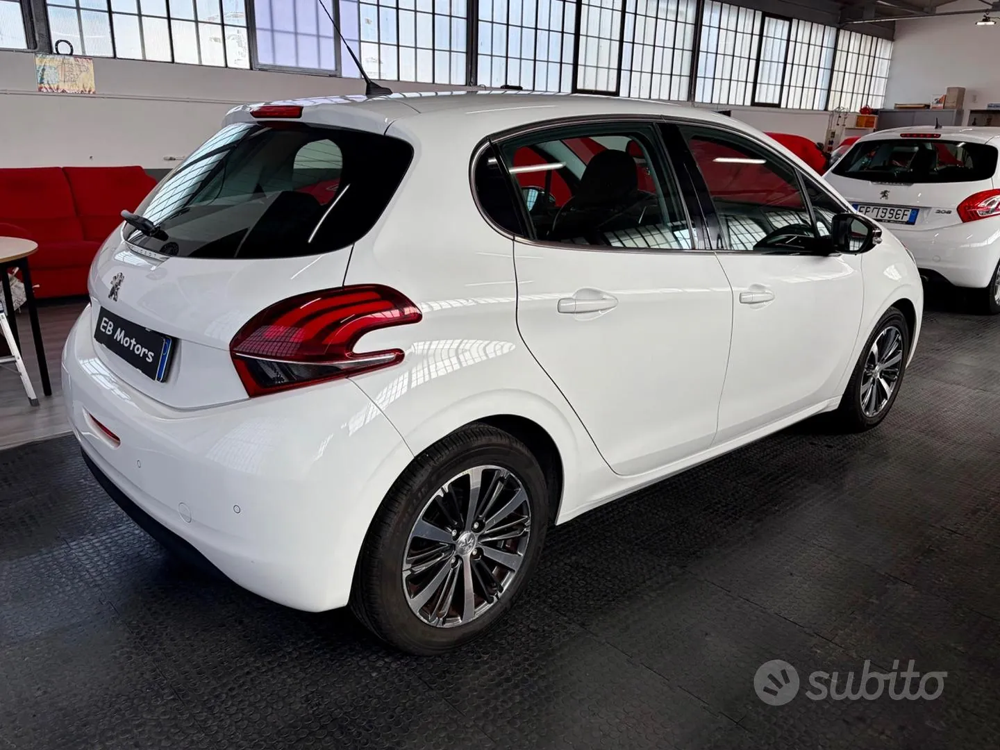 Peugeot 208 2017 photo 3