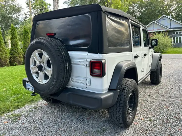 Jeep Wrangler Unlimited 2019 photo 4