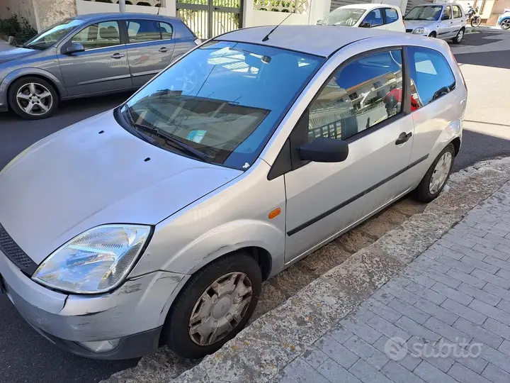 Ford Fiesta 2004 photo 4