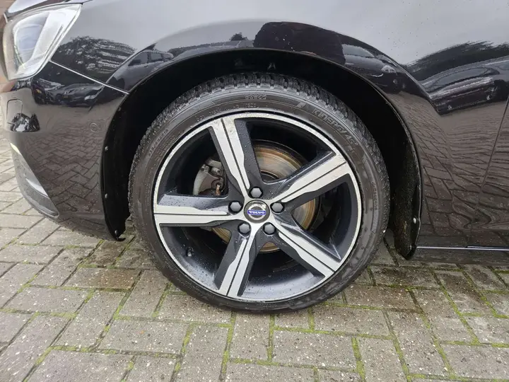Volvo V60 2018 photo 4