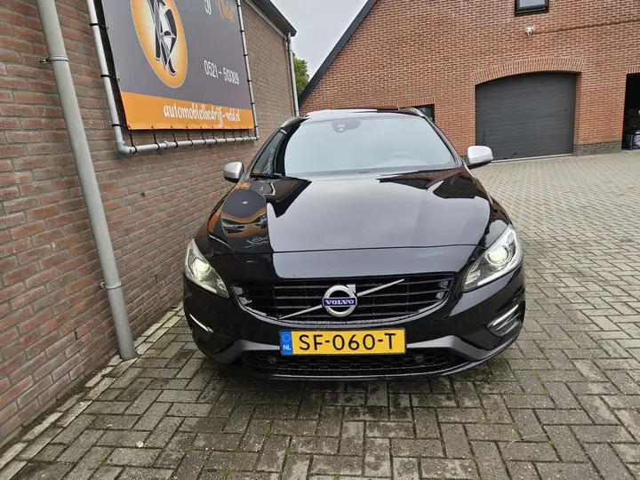 Volvo V60 2018 photo 2