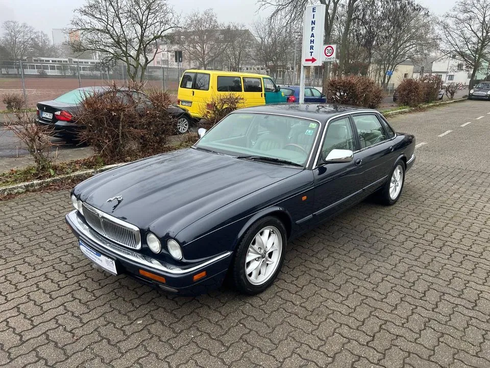 Jaguar Xj6