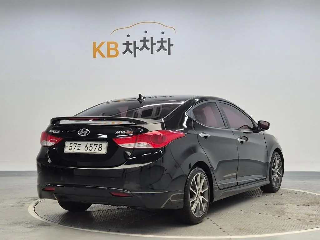 Hyundai Avante 2011 photo 3