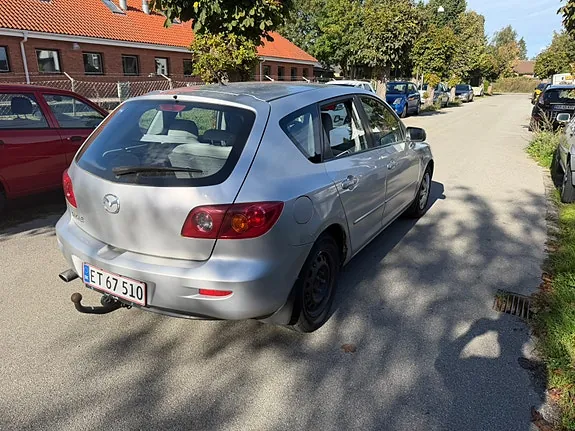 Mazda 3 2004 photo 2