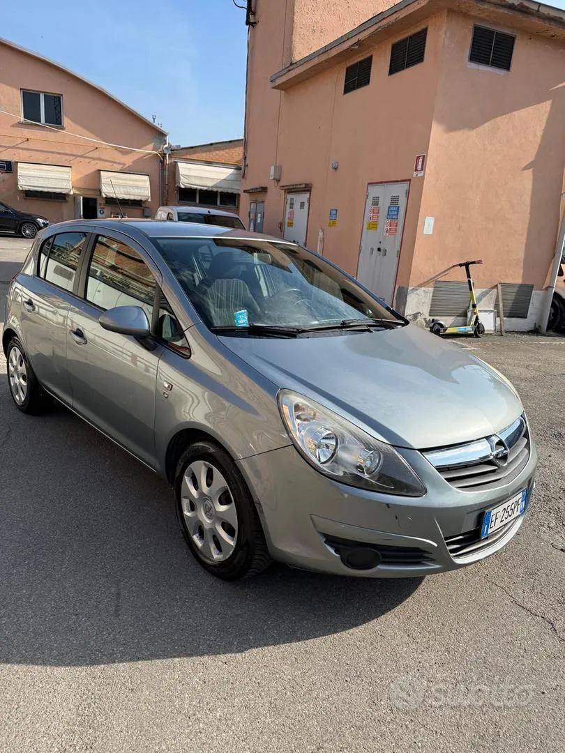 Opel Corsa 2010 photo 2