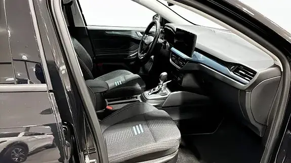 Ford Focus 2025 photo 3