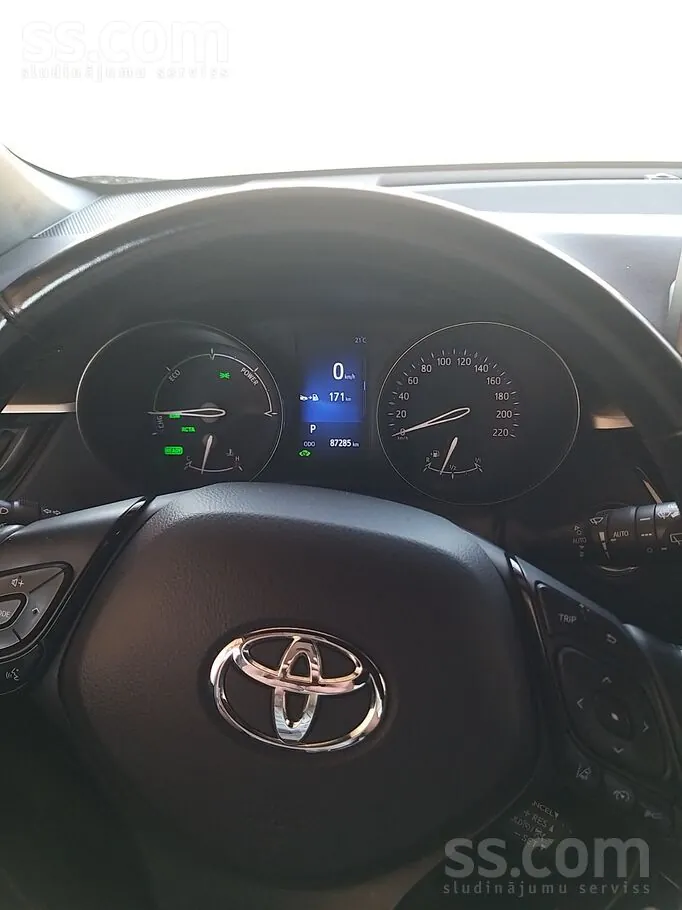 Toyota C-Hr 2019 photo 3